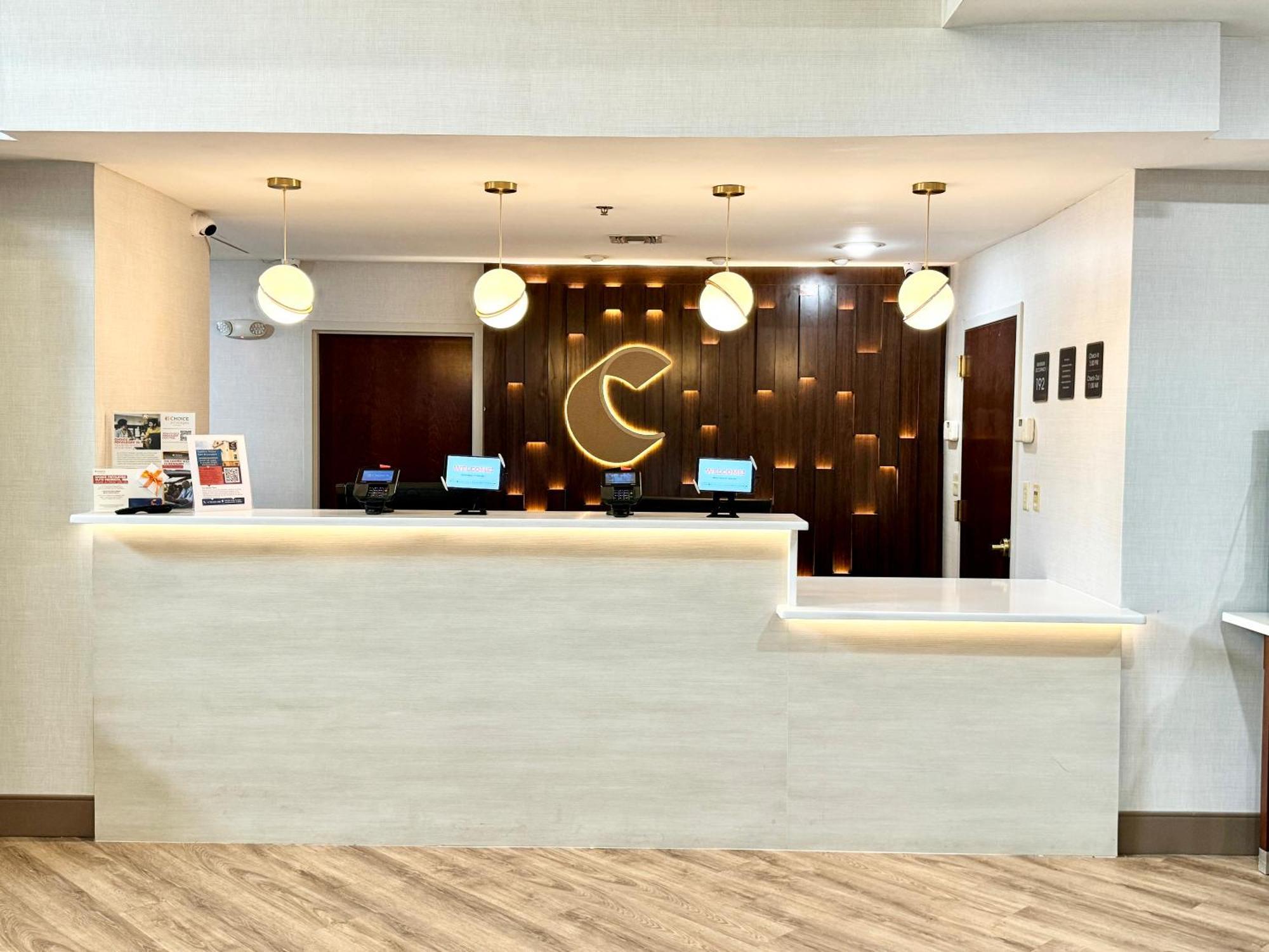 Comfort Suites East Brunswick - South River Dış mekan fotoğraf