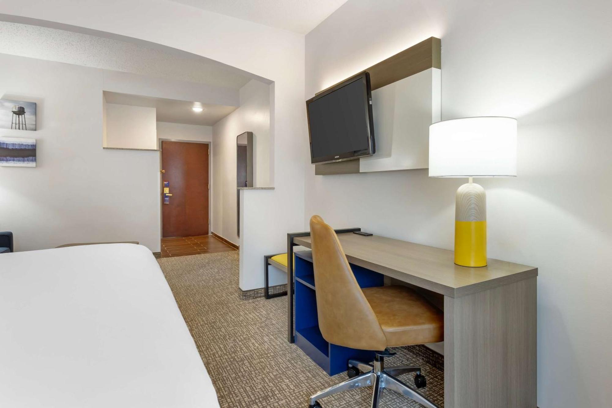 Comfort Suites East Brunswick - South River Dış mekan fotoğraf