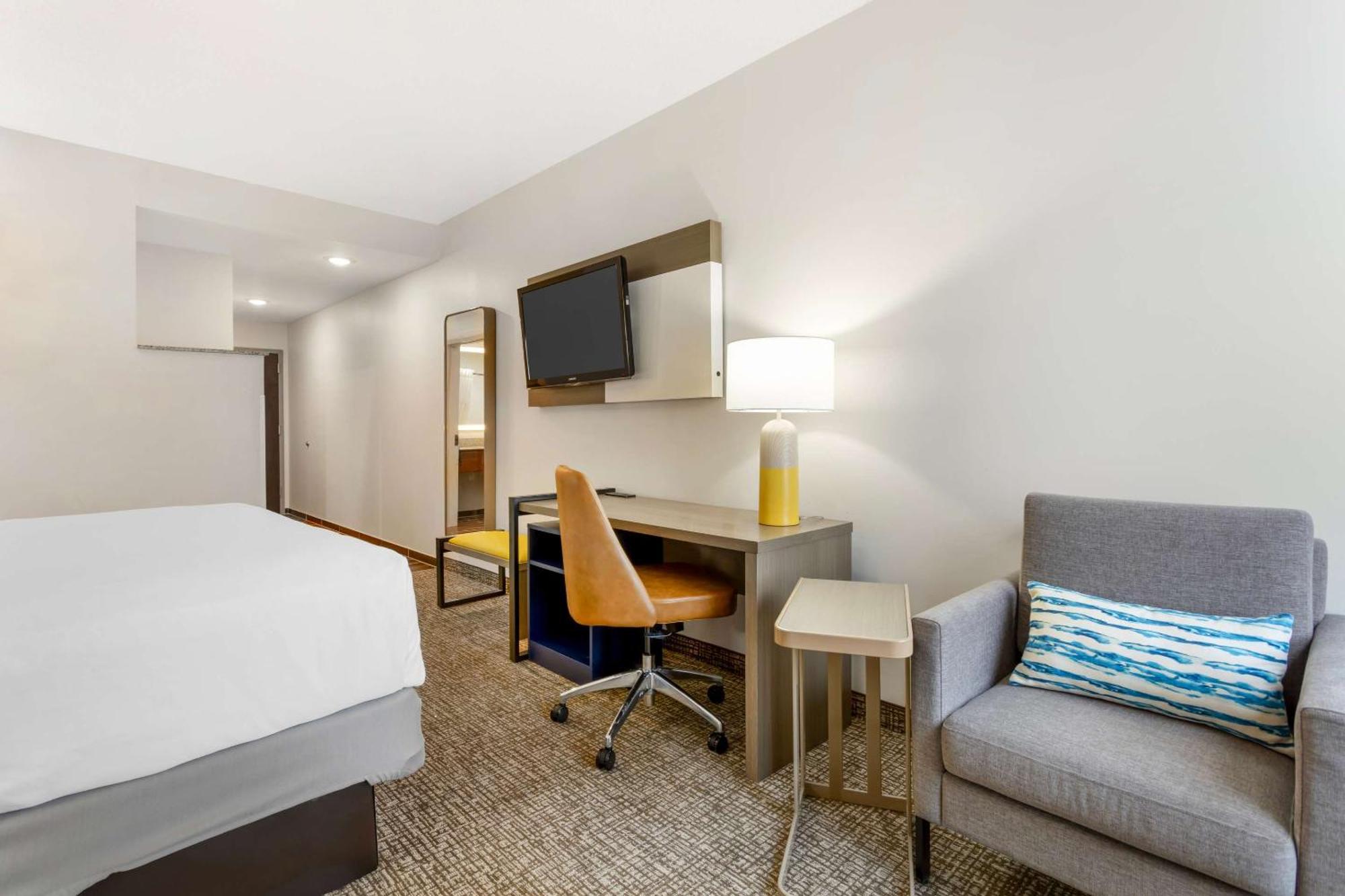 Comfort Suites East Brunswick - South River Dış mekan fotoğraf