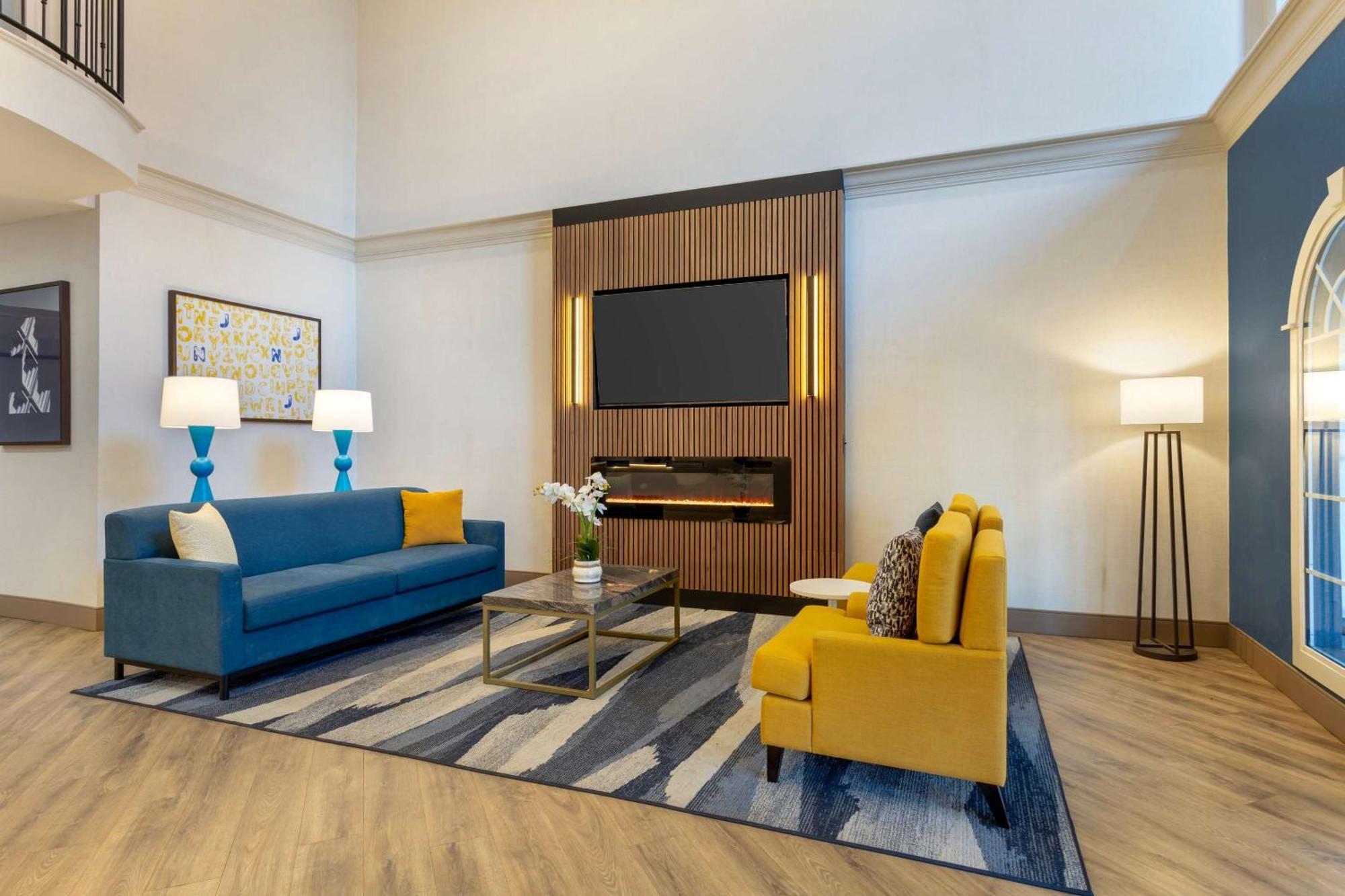 Comfort Suites East Brunswick - South River Dış mekan fotoğraf