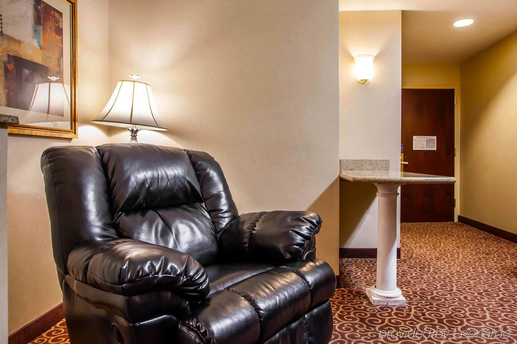 Comfort Suites East Brunswick - South River Dış mekan fotoğraf