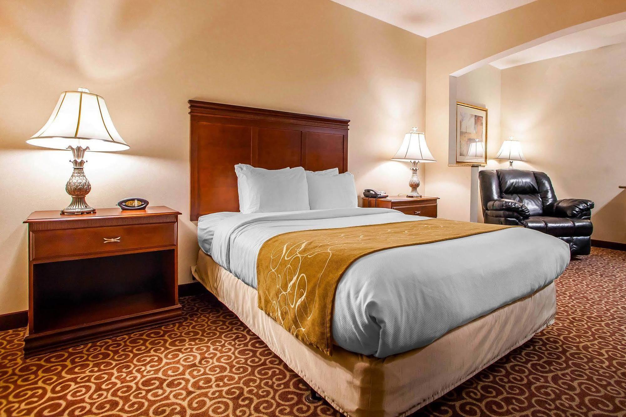 Comfort Suites East Brunswick - South River Dış mekan fotoğraf