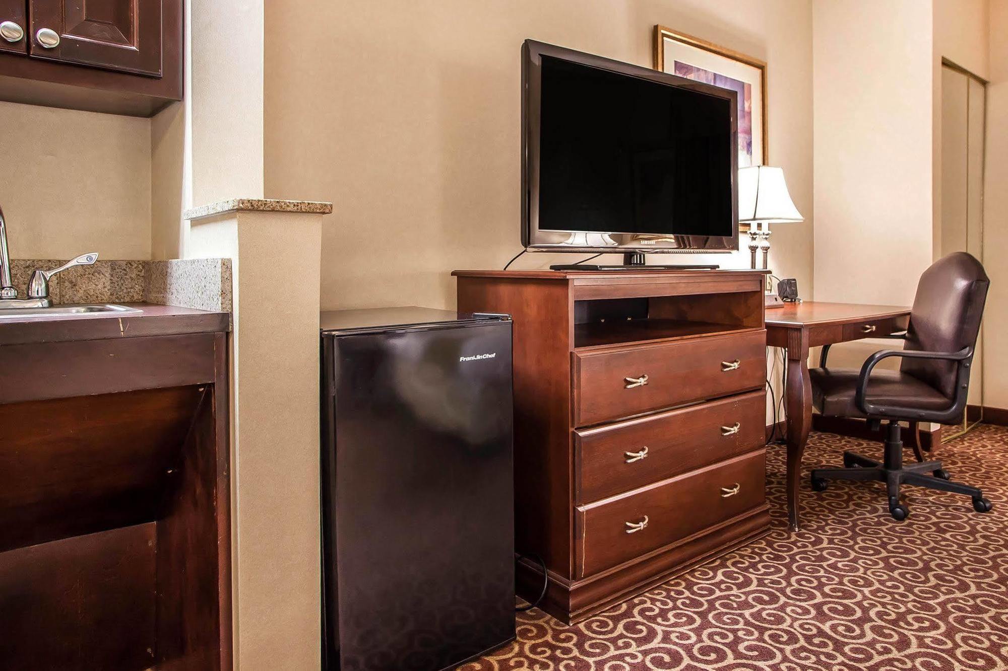 Comfort Suites East Brunswick - South River Dış mekan fotoğraf