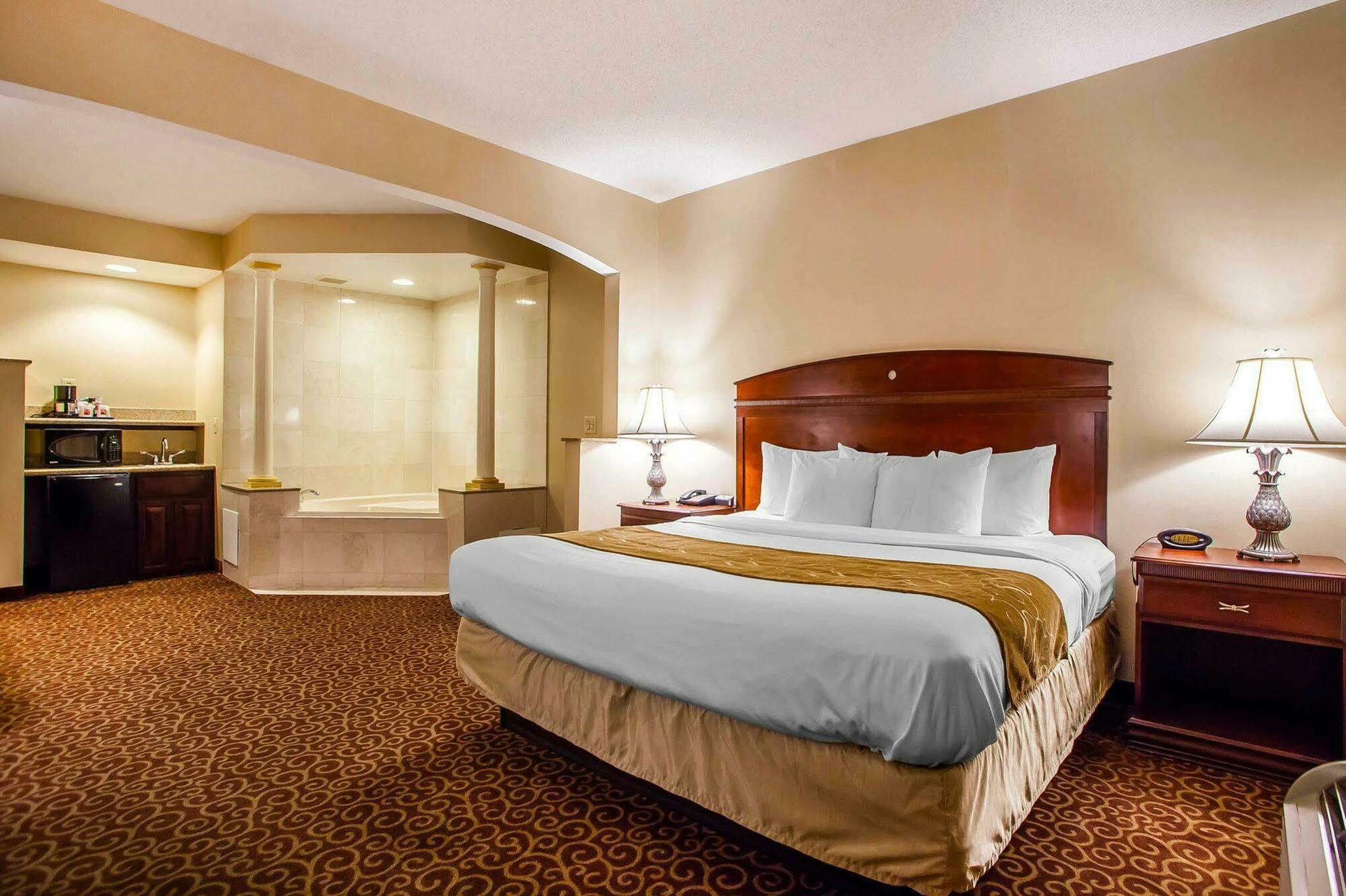Comfort Suites East Brunswick - South River Dış mekan fotoğraf