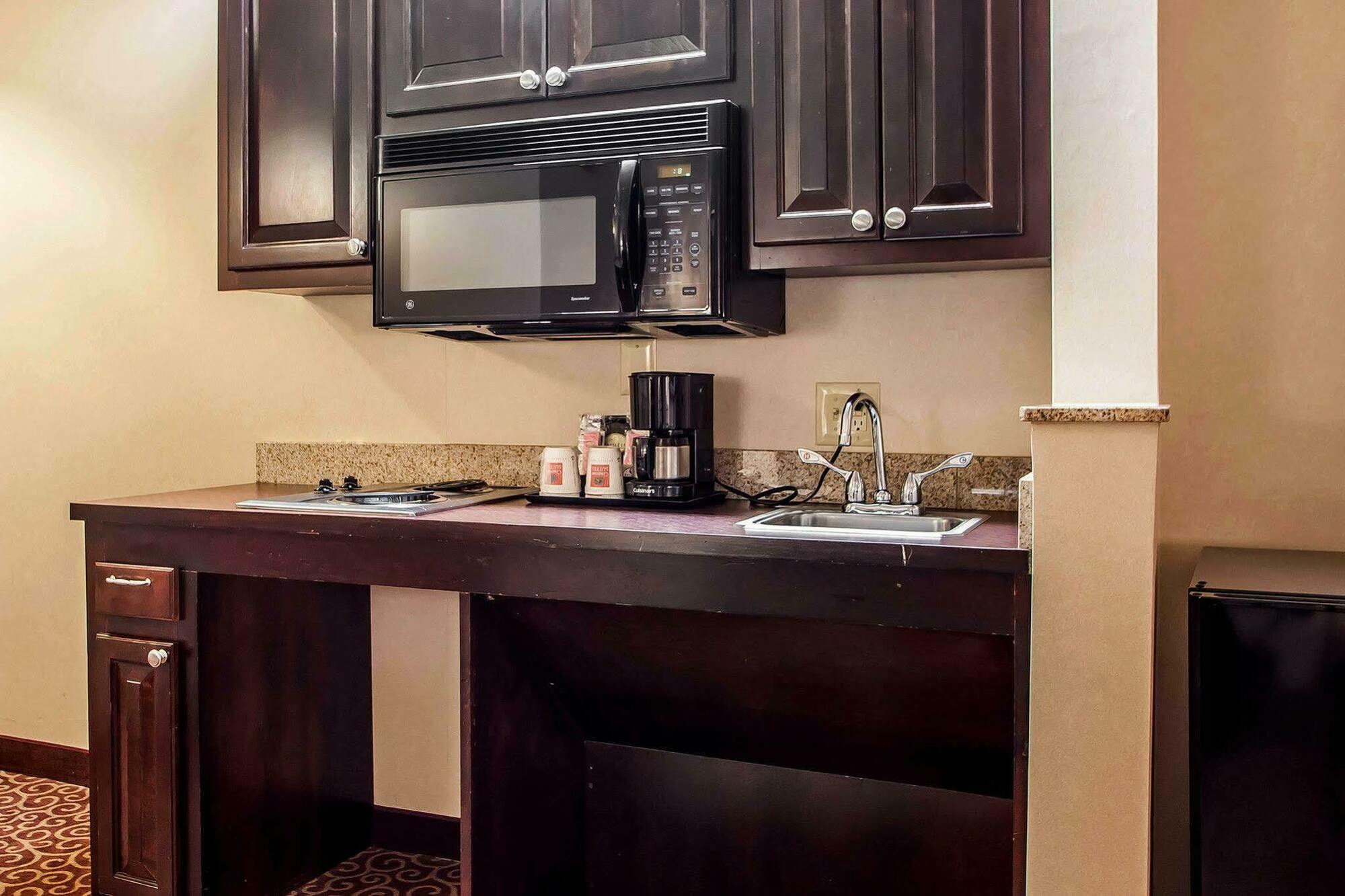Comfort Suites East Brunswick - South River Dış mekan fotoğraf